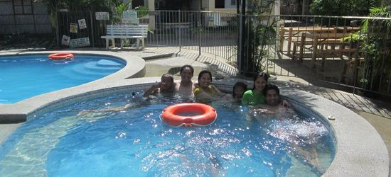 Matabungkay Batangas: La Primavera Beach Resort swimming pools